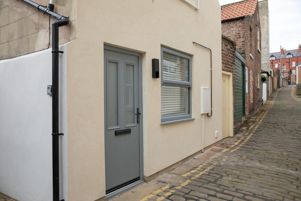 Bijou Romantic Retreat, Whitby Centre Bagian luar foto