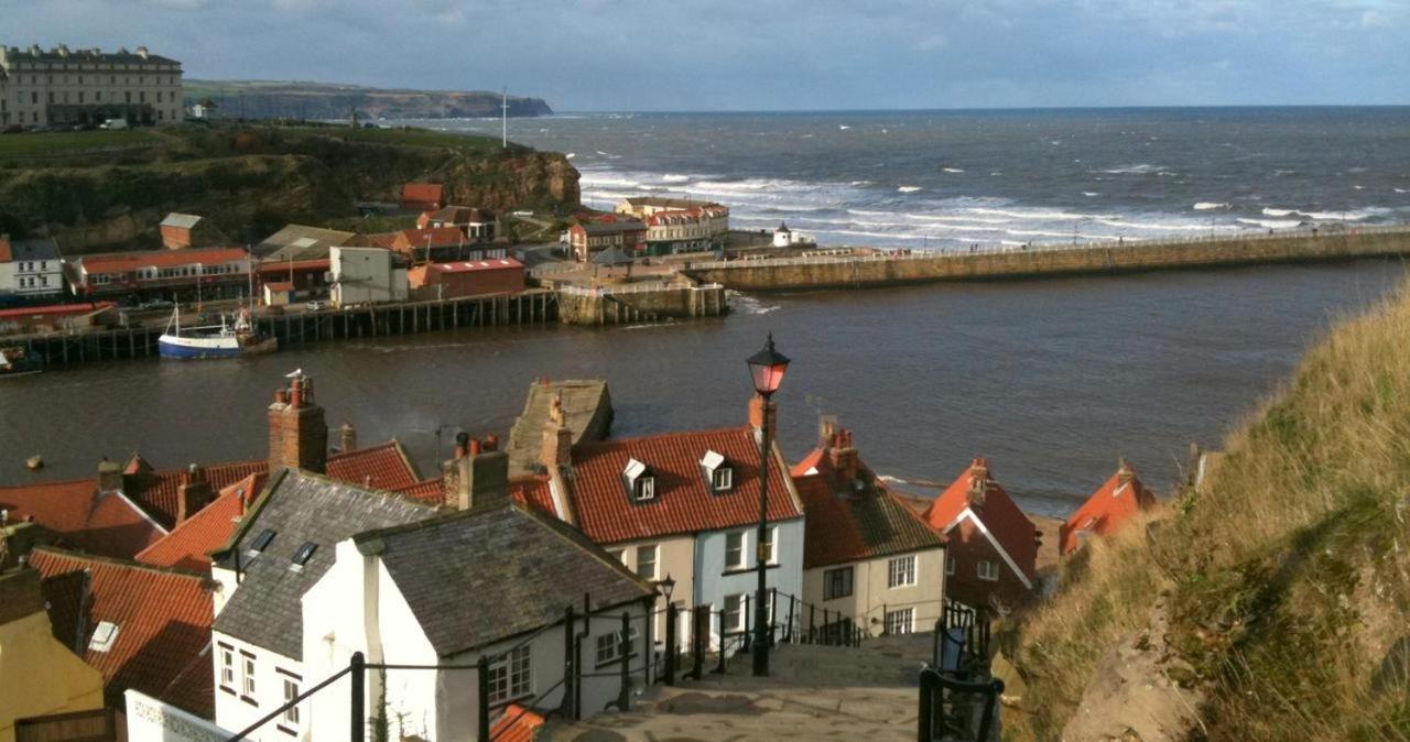 Bijou Romantic Retreat, Whitby Centre Bagian luar foto