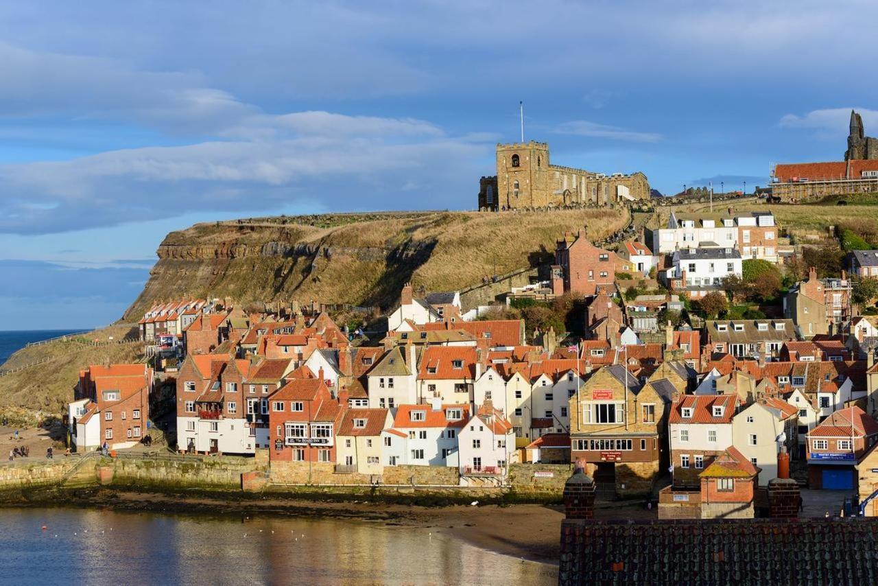 Bijou Romantic Retreat, Whitby Centre Bagian luar foto